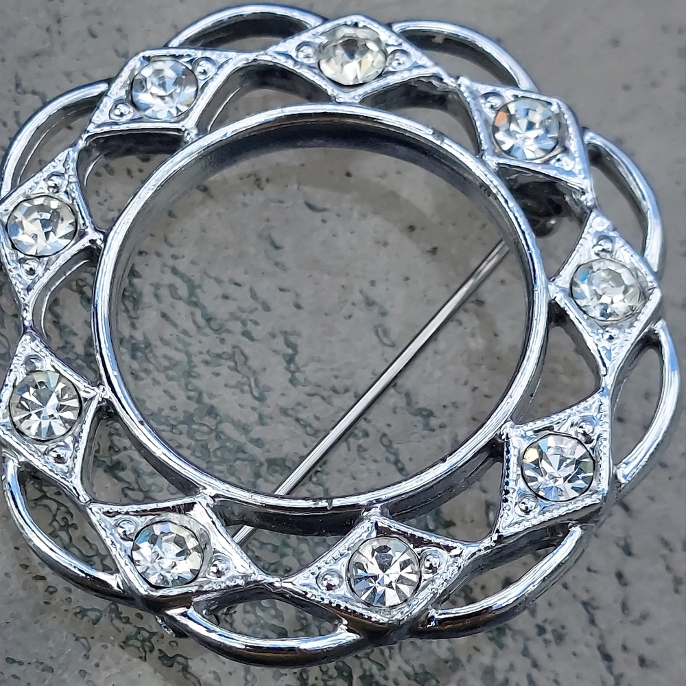 Vintage Sarah Coventry Silver Brooch